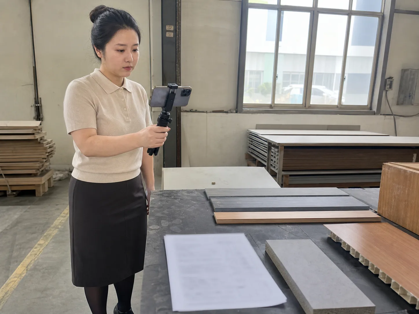 复合地板代工报价条件与实物样品核对现场