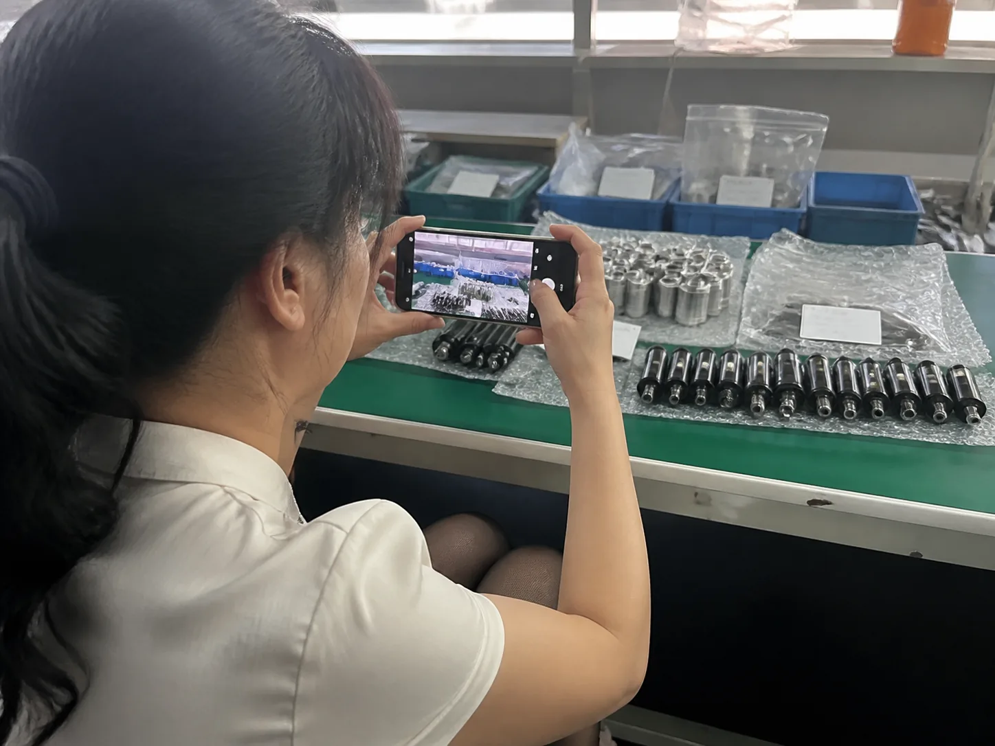 溶剂加工停产通知后库存与替代批次核对现场